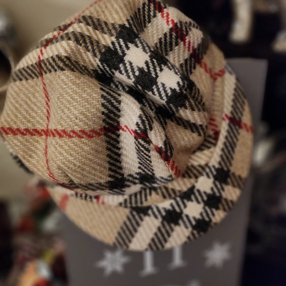 UNISEX HAT BY BURBERRY - Picture 1 of 4